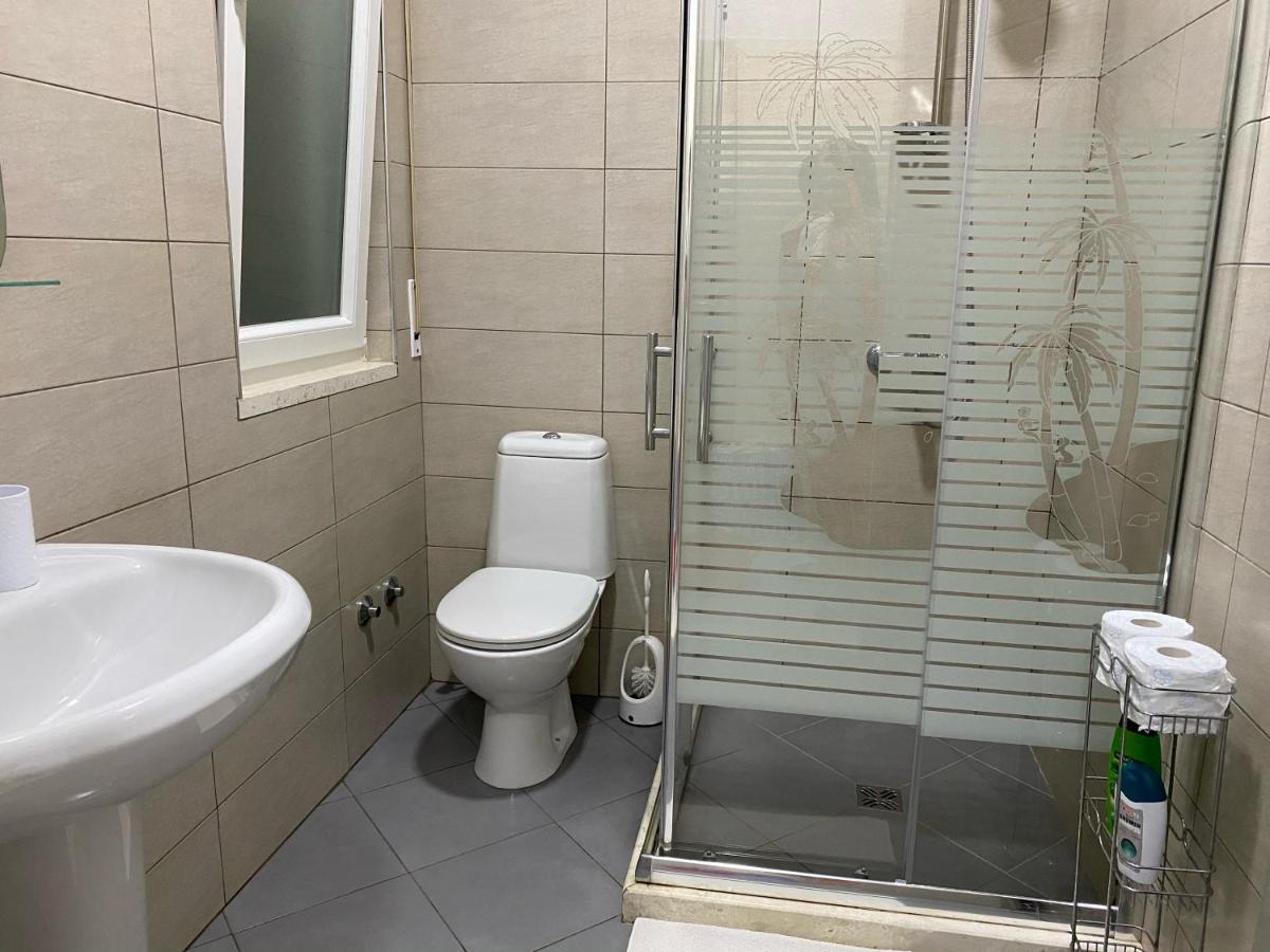 Beach House Gjiri I Lalzit Apartament *