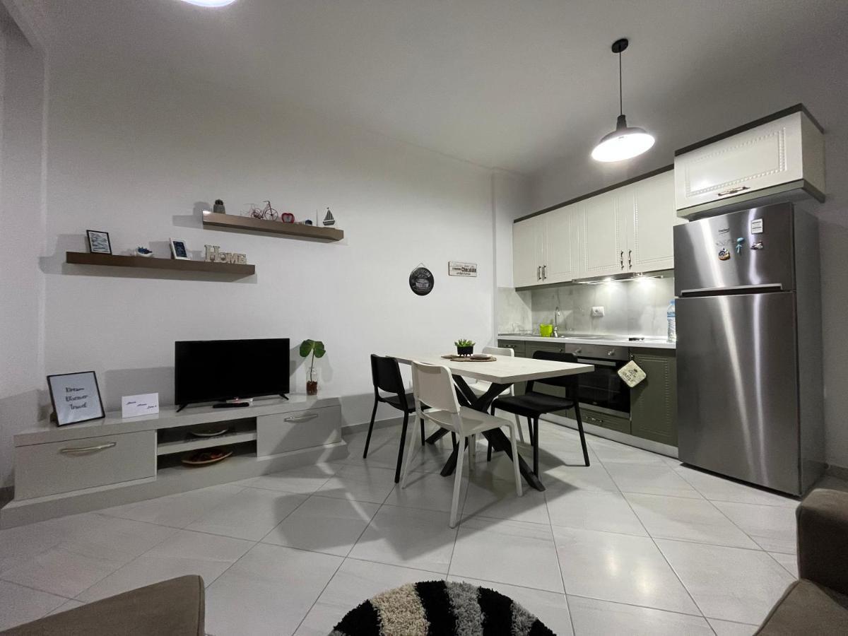 Beach House Gjiri I Lalzit Apartament *